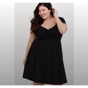 TORRID SIZE 4 SWEETHEART MIDI